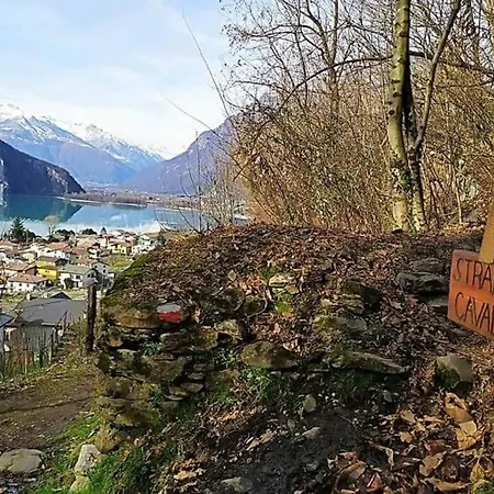 La Casa Dei Miei Nonni Tra Montagne E Lago Hébergement de vacances