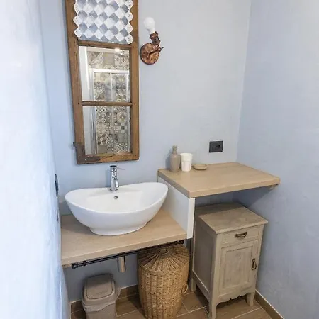 Hébergement de vacances La Casa Dei Miei Nonni Tra Montagne E Lago *